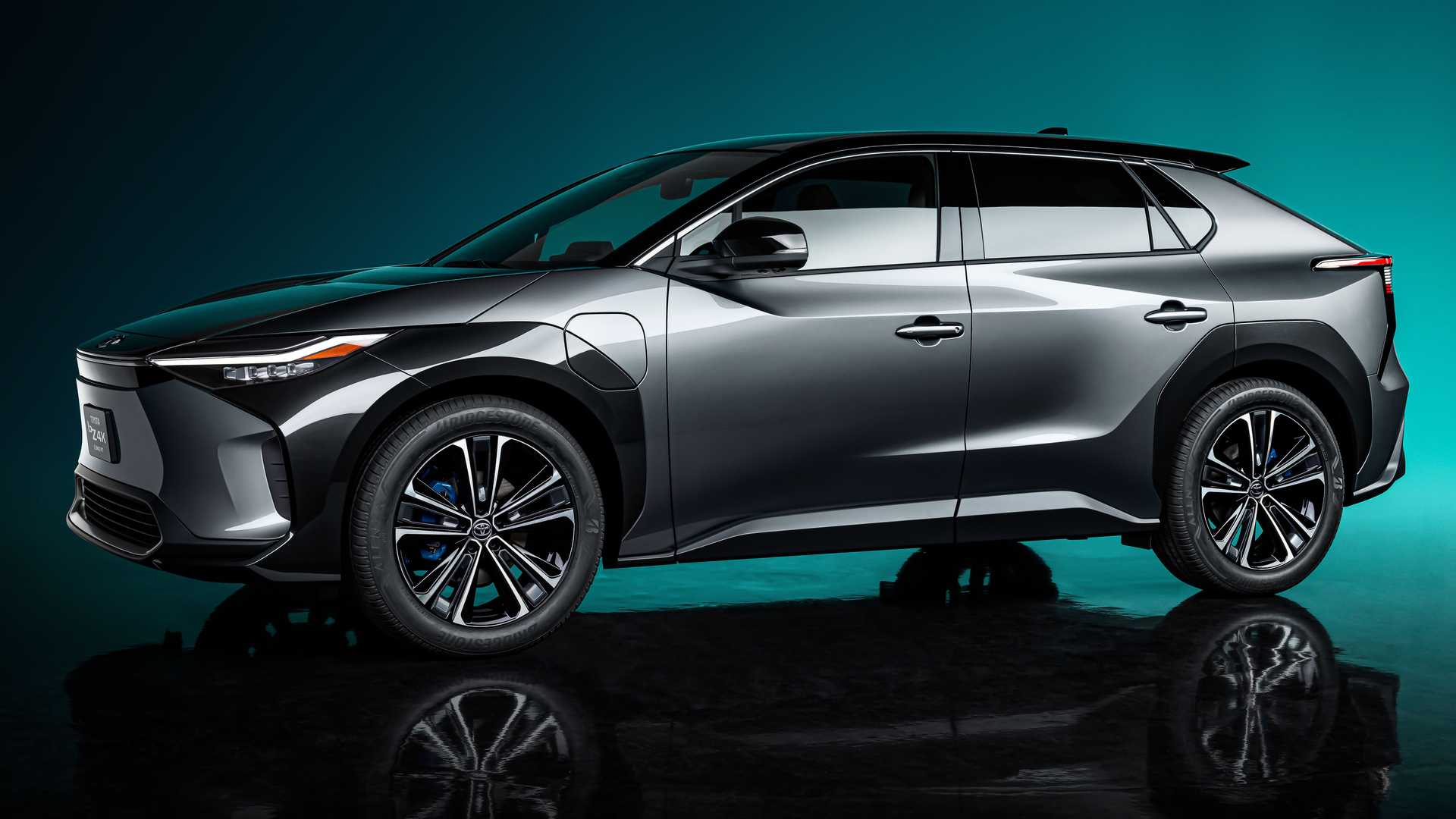 Toyota BZ4X - інформація про электрокар - Салон електромобілів